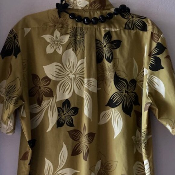 MALIHINI HAWAII Men's Aloha Resort Wear Stephanotis Pua's Flower Button NICE  L - Picture 4 of 14